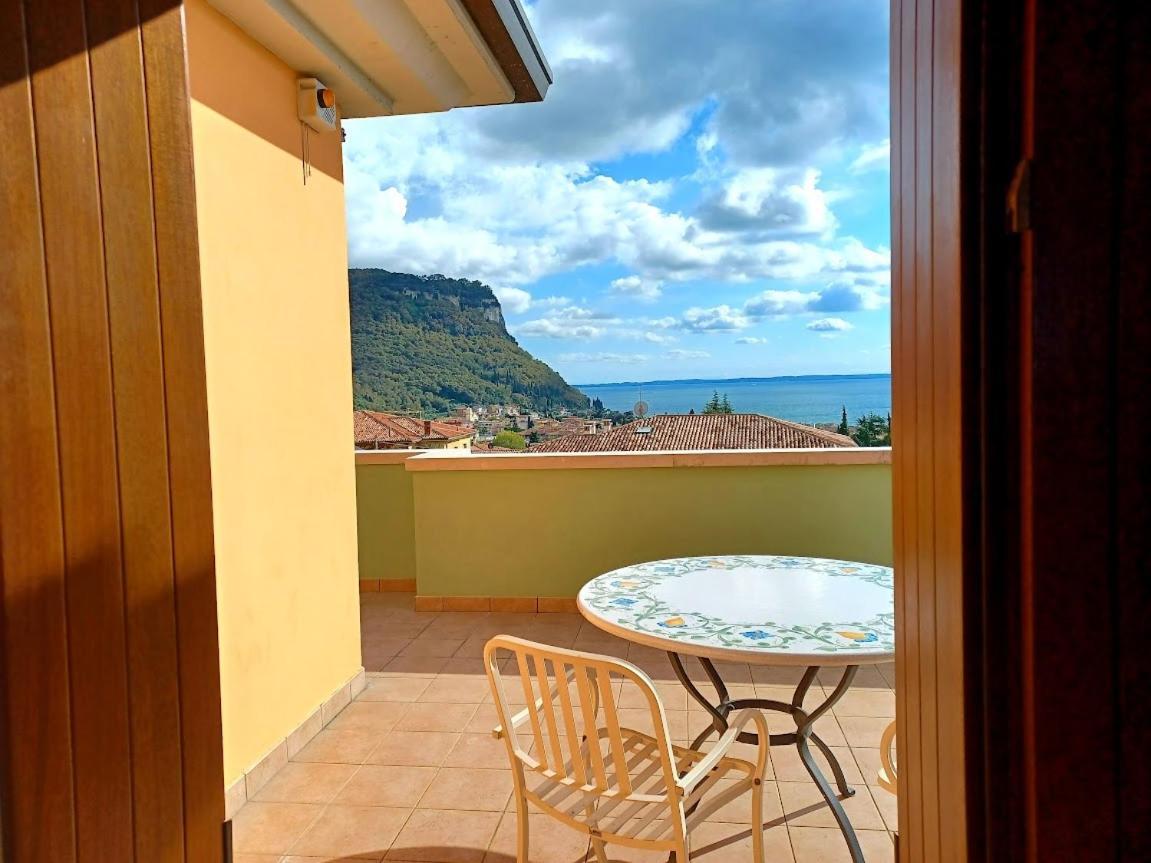 Regina Gardesana Villa Exterior photo